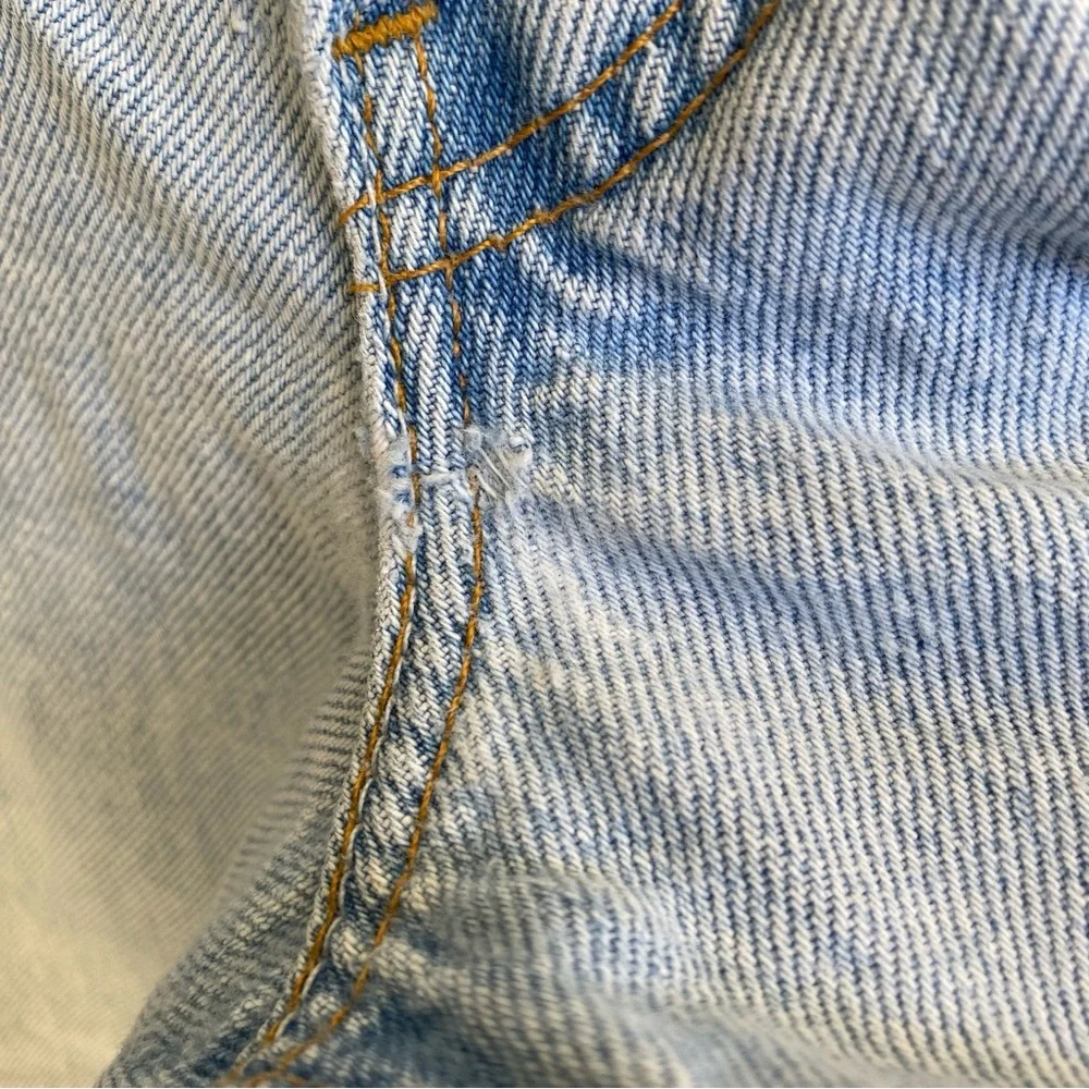 Levis 506 Loose Fit Light Wash Vintage Jeans Mens Size 36 x 30 90s Relaxed Denim